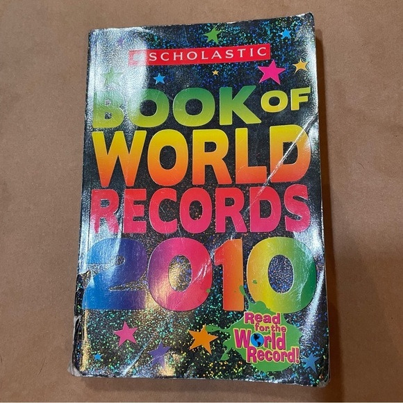 Scholastic Book of World Records 2010 by Jennifer Morse - Picture 1 of 2
